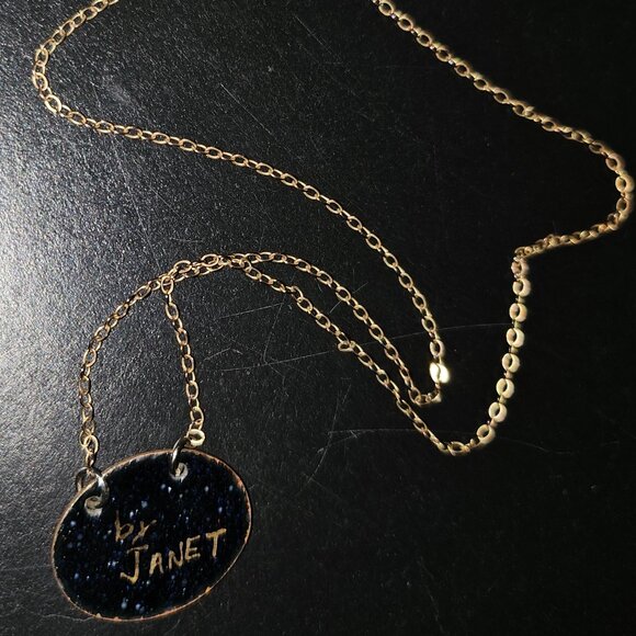 VINTAGE EGYPTIAN MOTIF HANDCRAFTED NECKLACE with NON-ADJUSTABLE GOLD-TONED CHAIN - Picture 6 of 9